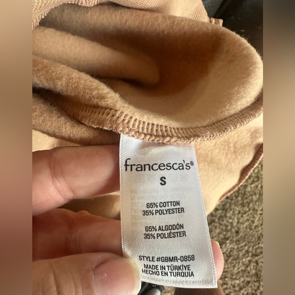 Francesca's Collections Tan Pullover Slit Sleeve Feature - Picture 8 of 10